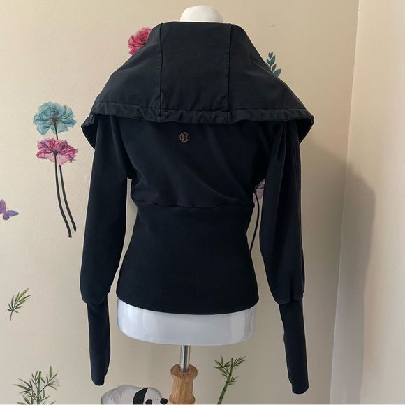 Lululemon Black  Over The Top Sweater Size 6 - Picture 2 of 4
